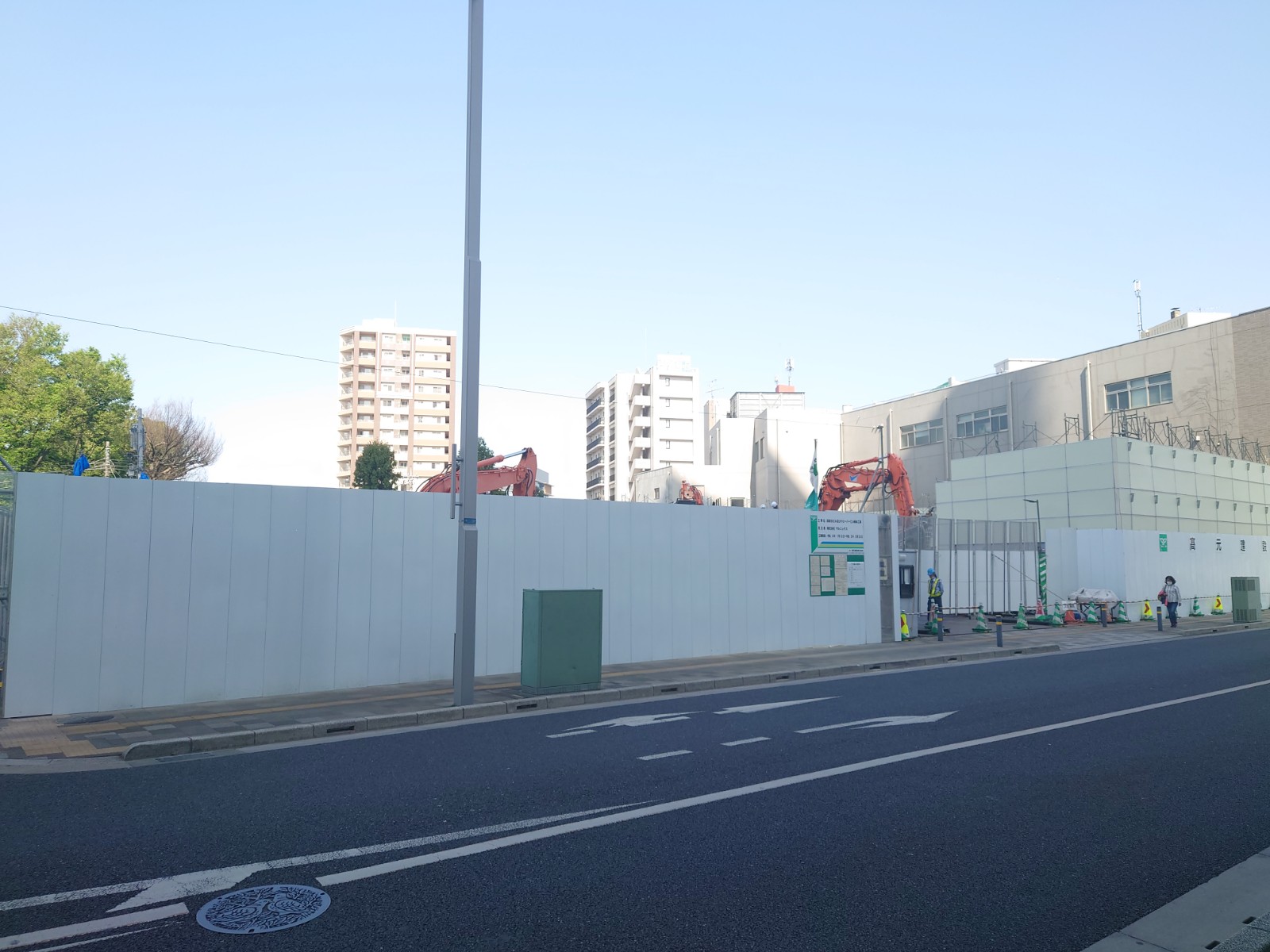 越谷駅東口近く、埼玉りそな銀行越谷支店の隣のビルが解体されています【がやてっく閉店】