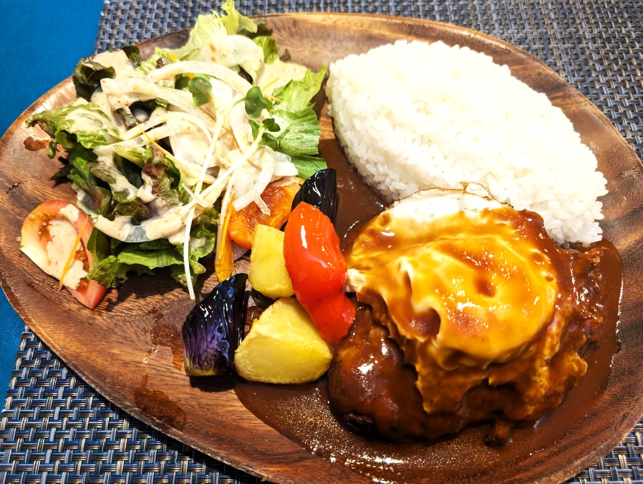 【ハワイアンスタイル】赤山町にあるカフェ ラ ホヌでロコモコプレートを食べてきました【がやてっくグルメ】