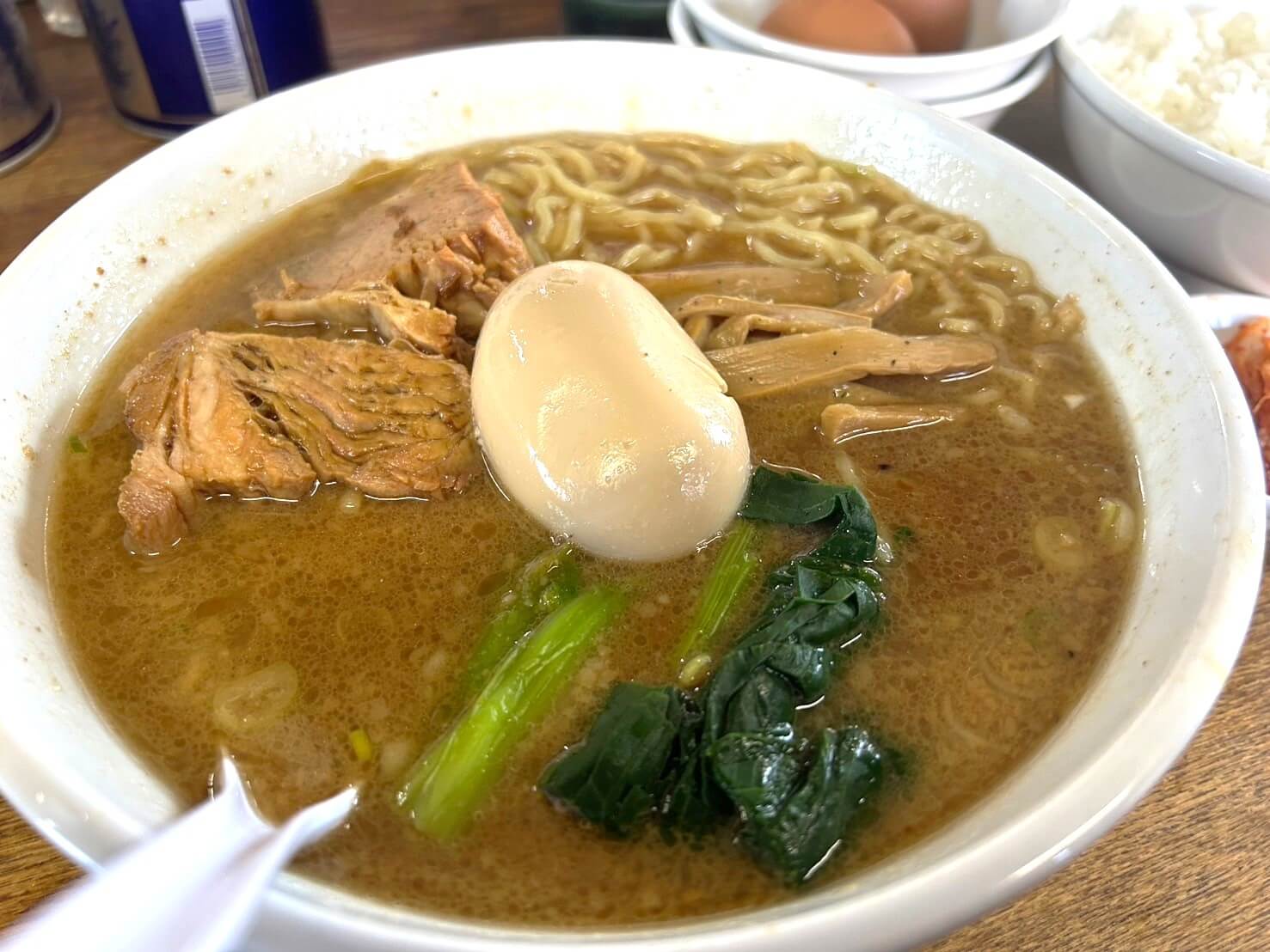 【新年初ラーメン！】北越谷にある創業42年の天狗ラーメンで味噌ラーメンとTKGを...