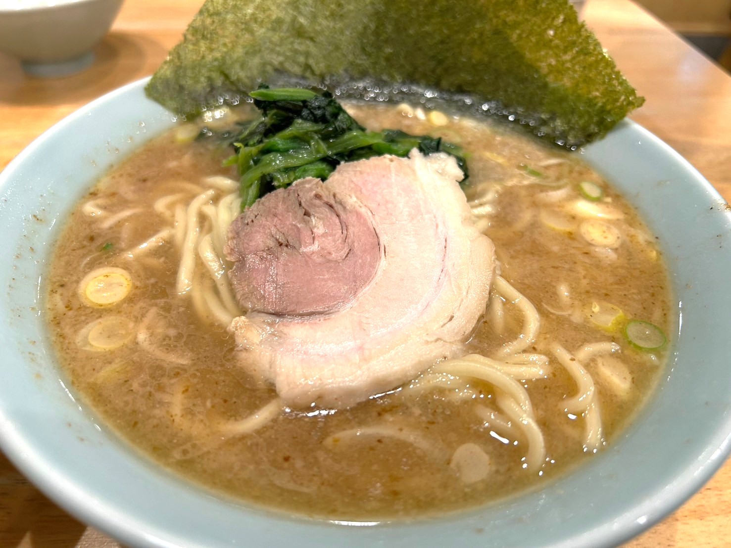 【限界価格】下間久里の横浜家系らーめん玉家で家系とんこつ醬油ラーメンを食べてきま...