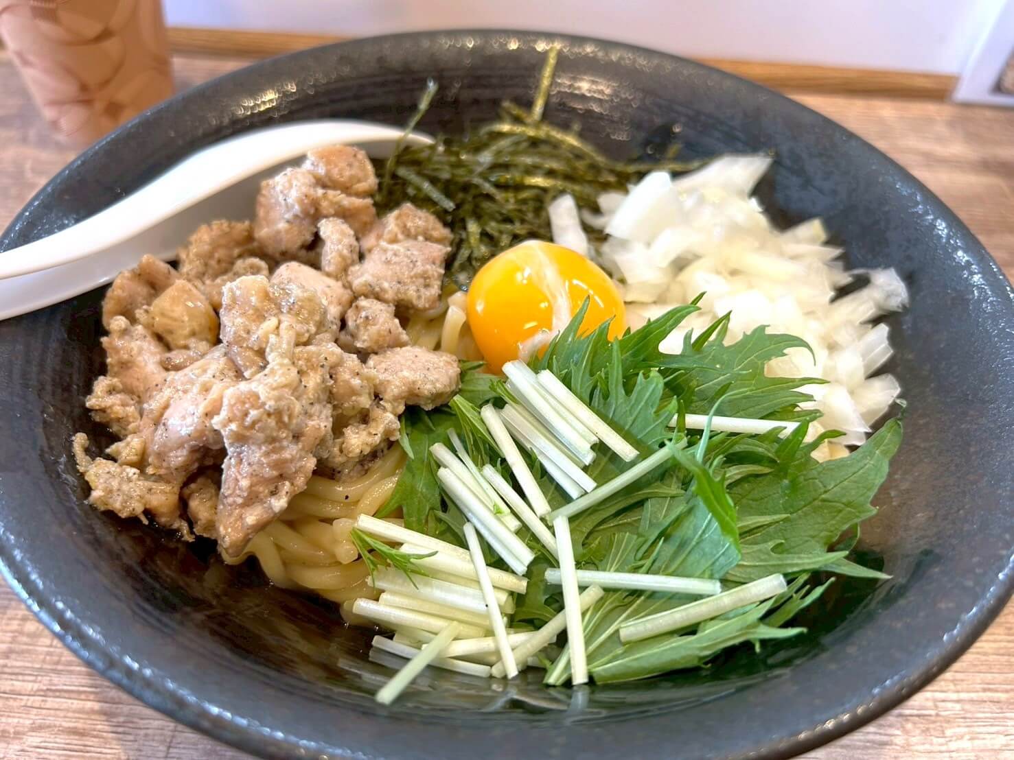 【昼はまぜそば夜は居酒屋】千間台西にあるまぜそば颯(HAYATE)で期間限定メニュー鶏塩まぜそばを食べてきました【がやてっくグルメ】