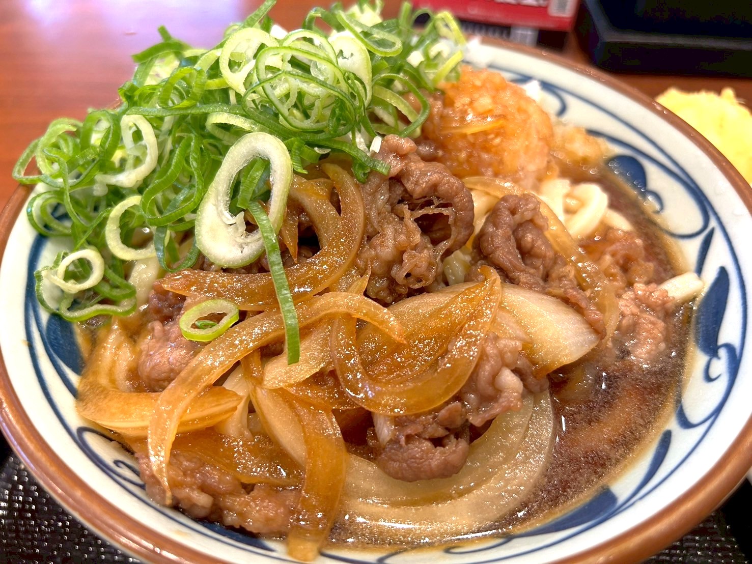 【暑い夏にぴったりの期間限定メニュー！】東越谷にある丸亀製麺東越谷で鬼おろし肉ぶっかけうどんを食べてきました【がやてっくグルメ】