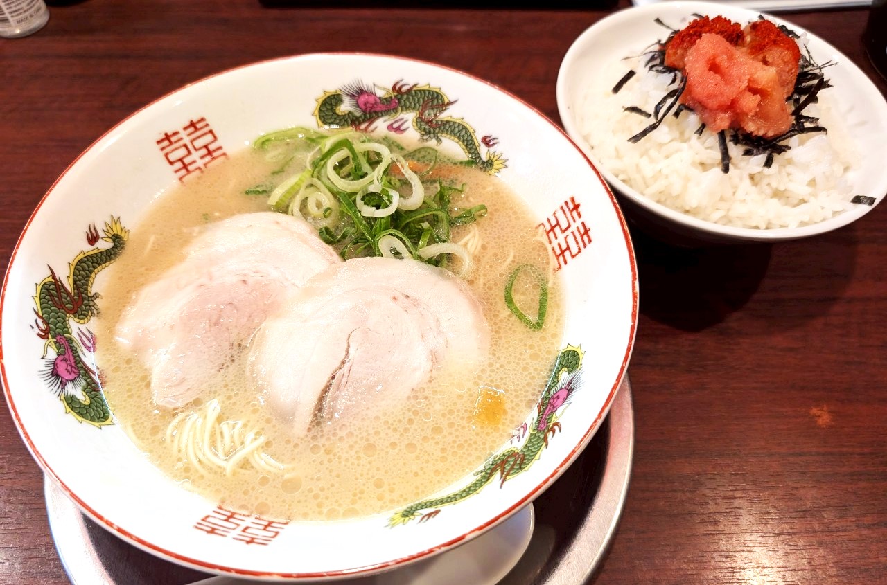 【平日ランチ替玉無料！】南越谷のとんこつラーメン福ヤ南越谷店でとんこつ久留米ラーメンセットを食べてきました【がやてっくグルメ】