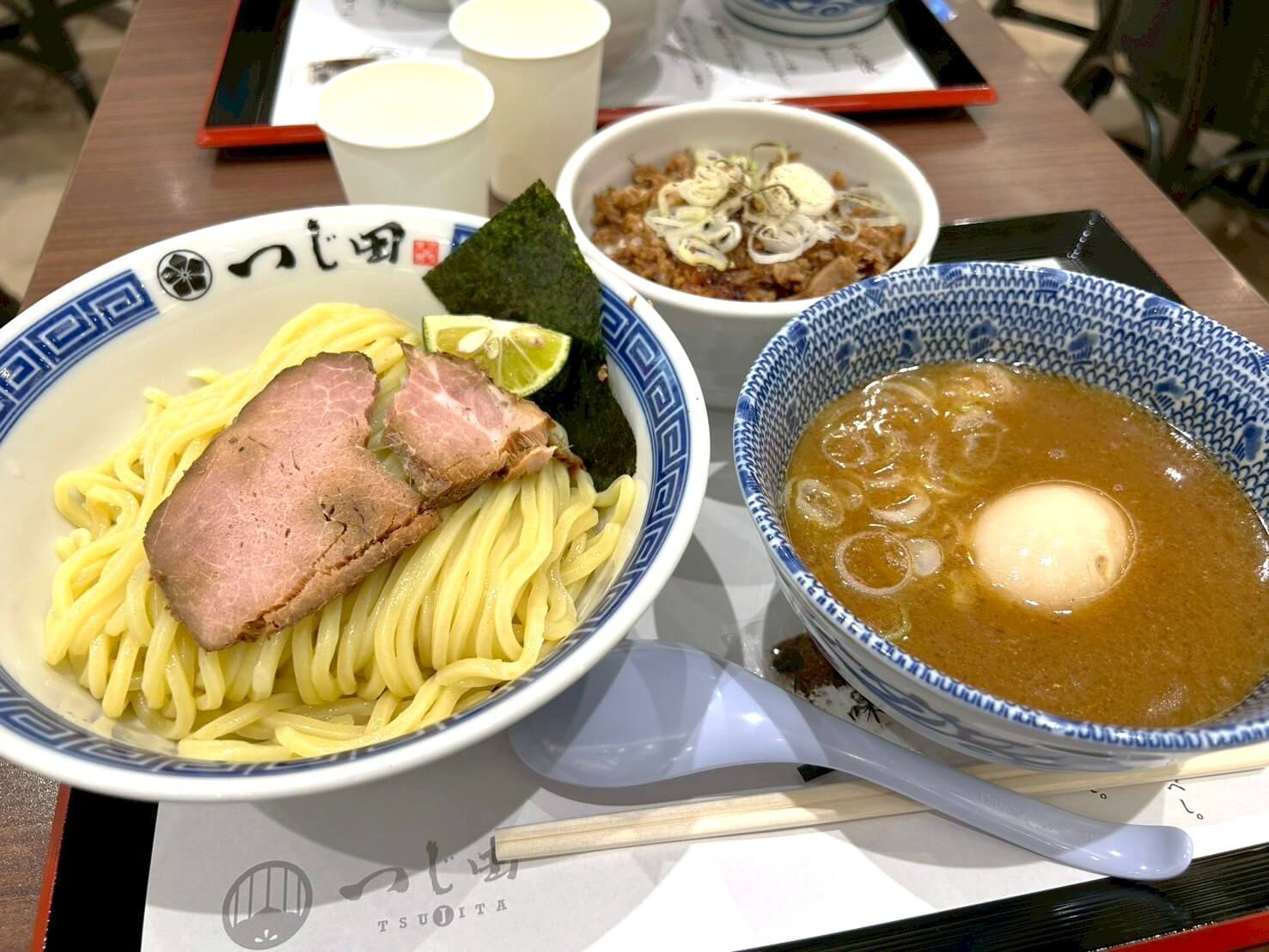 【つけ麺文化のパイオニア】レイクタウンkazeにあるつじ田イオンレイクタウンkaze店で濃厚味玉つけ麺を食べてきました【がやてっくグルメ】