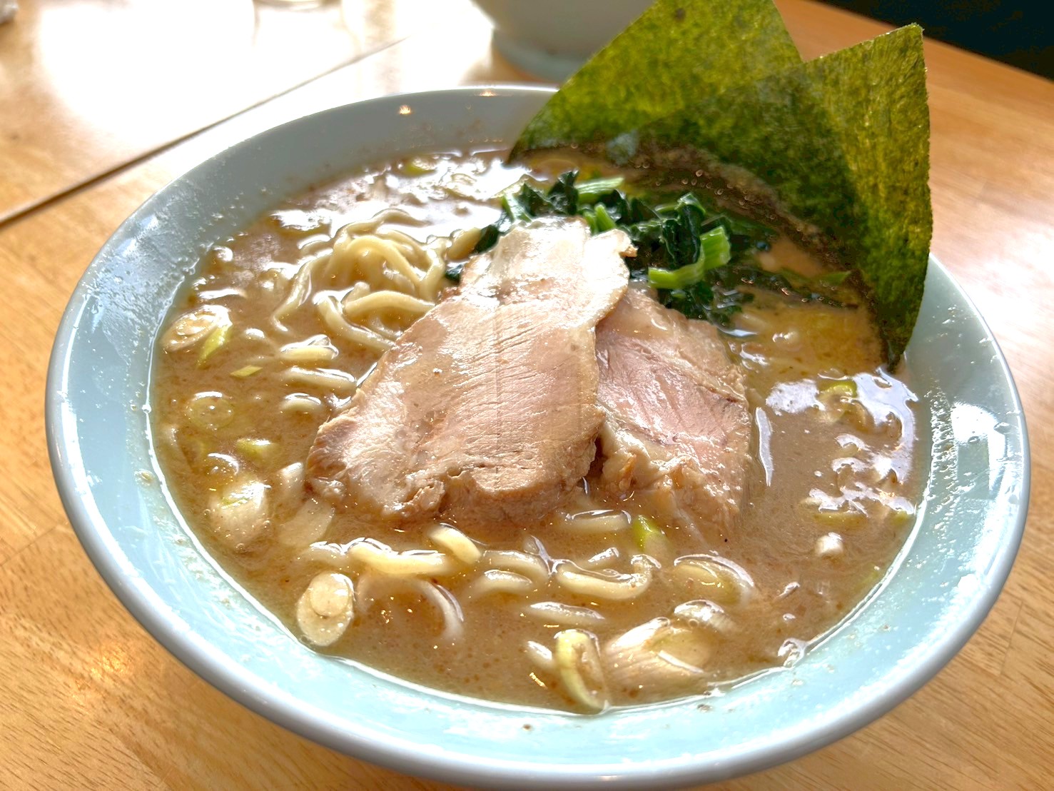 【極限価格!】下間久里の横浜家系らーめん玉家で家系とんこつ醬油ラーメンを食べてきました!【がやてっくグルメ】
