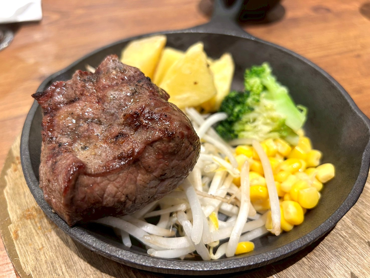 【アメリカンなステーキ】流通団地にあるステーキ＆グリルマーベリックス越谷市場店でリブステーキセットを食べてきました【がやてっくグルメ】