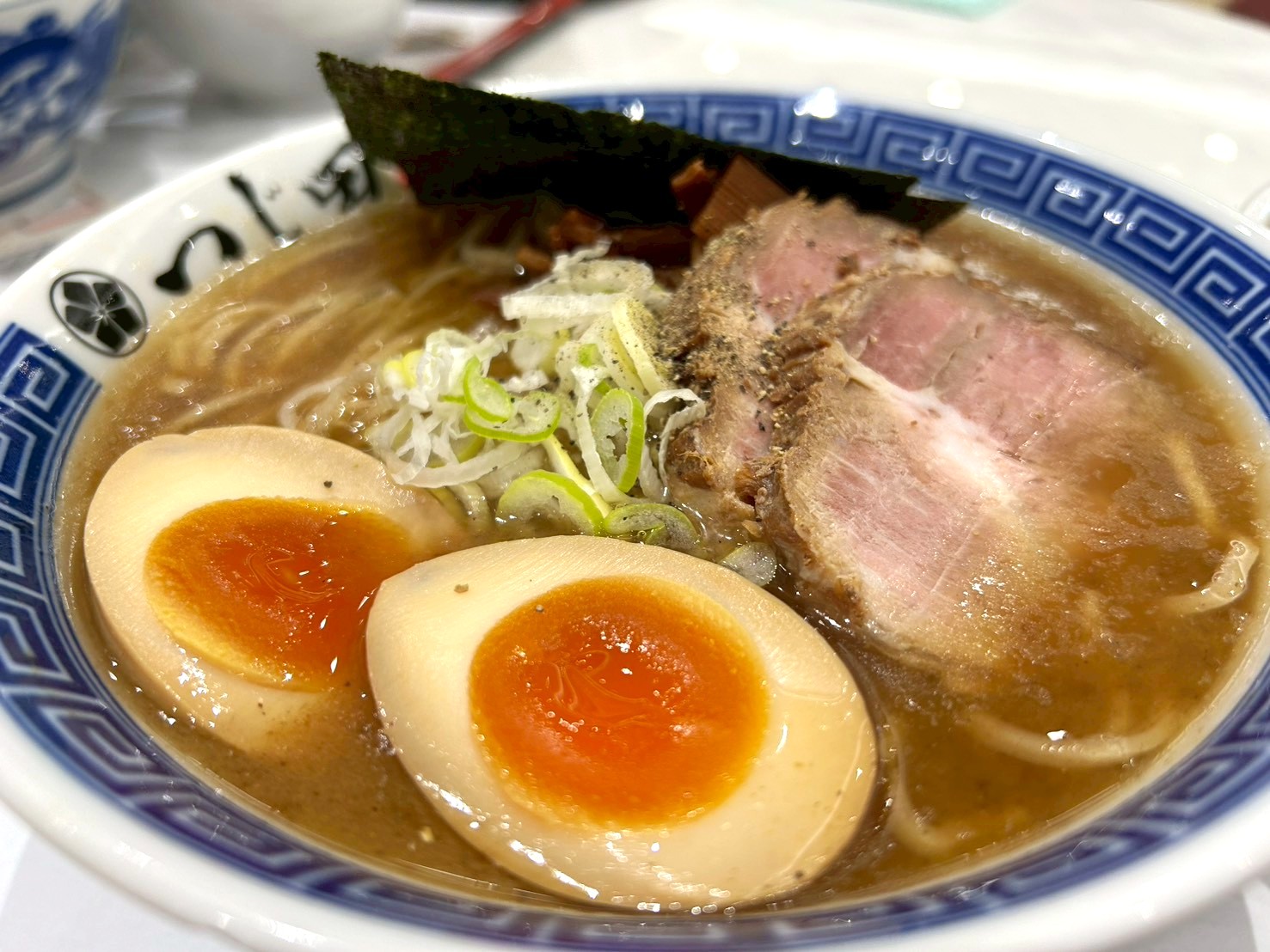 【2025年〆ラーメン③】レイクタウンkazeにあるつじ田イオンレイクタウンkaze店で濃厚特製らーめんを食べてきました【がやてっくグルメ】