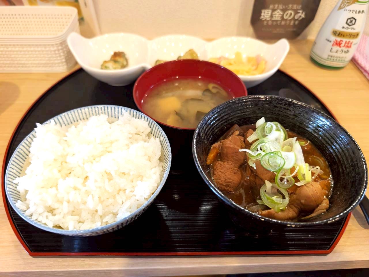 【濃厚なもつ煮込みにごはんが進みます】花田にあるごはん処まるさかでもつ煮定食を食べてきました！【がやてっくグルメ】