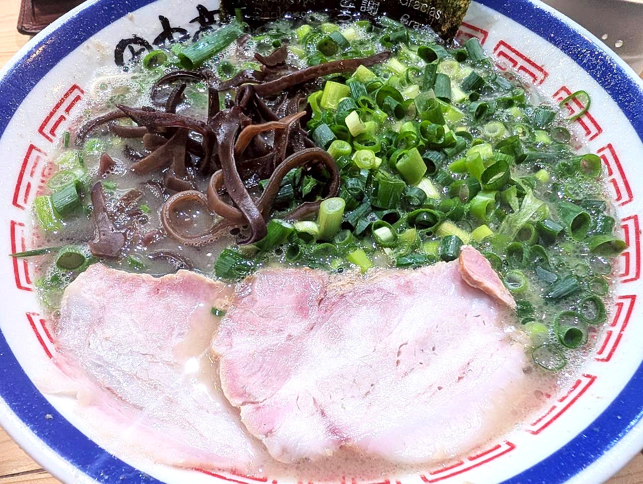 【行列のできる博多長浜らーめん店！】足立区花畑の「博多長浜らーめん田中商店」でねぎらーめんを食べてきました【がやてっくグルメ】