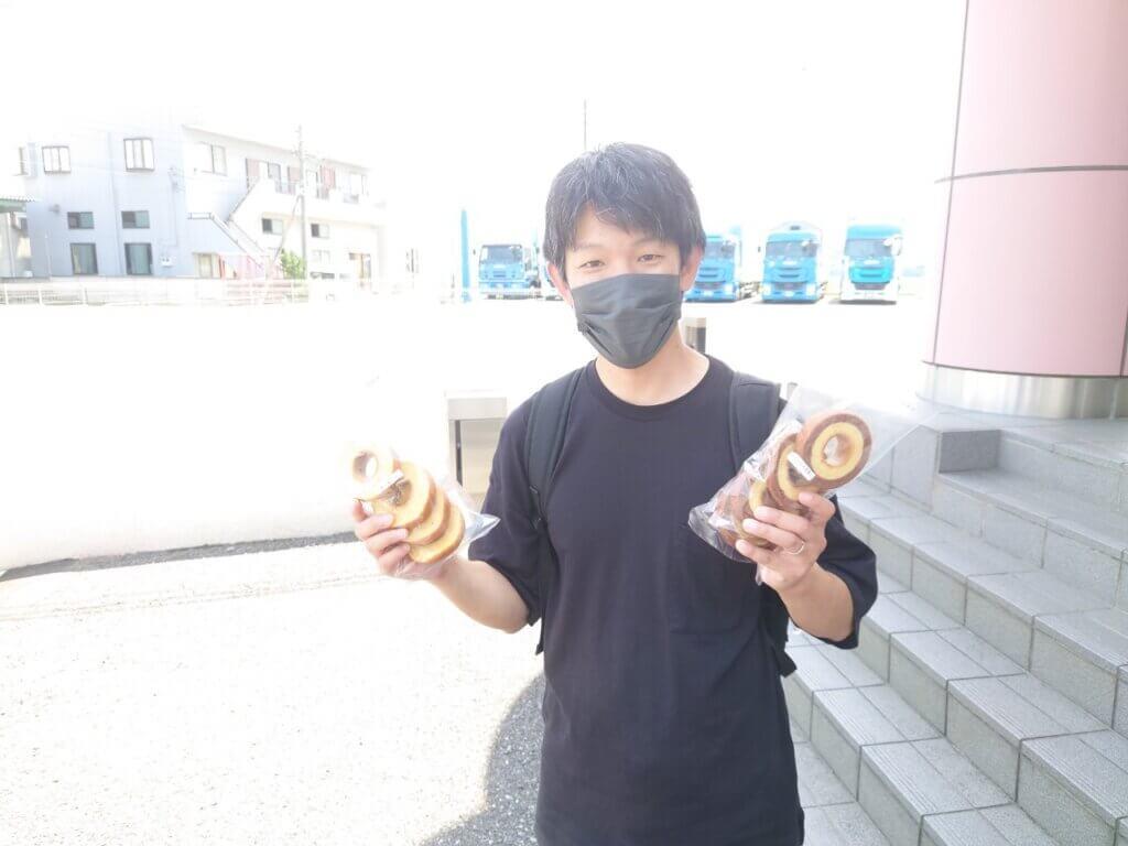 切り落とし商品を手に企んでいることは？
