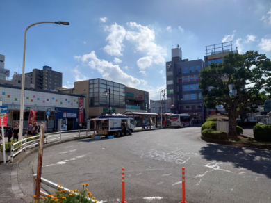 空に浮かぶ雲、、、文字に見えてきましたが、何？