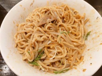 まぜられたまぜそばが食される前に思うことは、何？