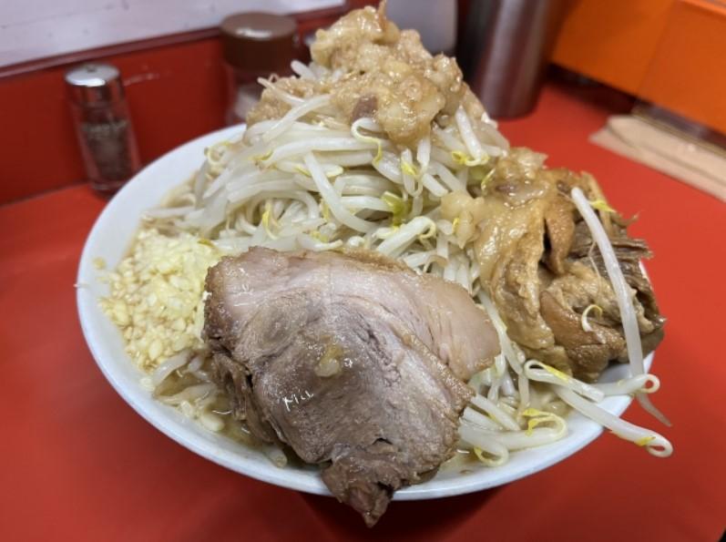 埼玉の豚骨醤油ラーメン人気1位はラーメン二郎 越谷店-10/14
