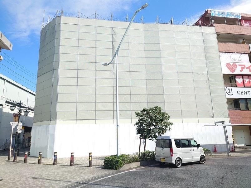パチンコ屋「将軍」の跡地で作られているロボは、何？