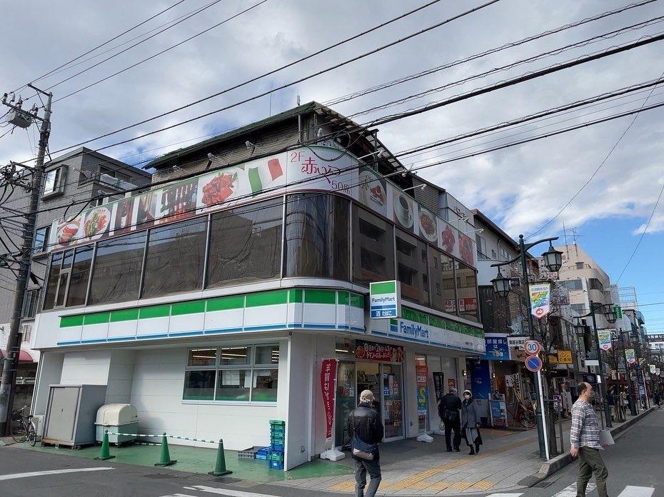 「赤いくつ」が閉店、次のテナントは青い、、、何？