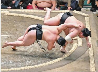 阿炎が新小結・若元春を破り連勝スタート‐1/10